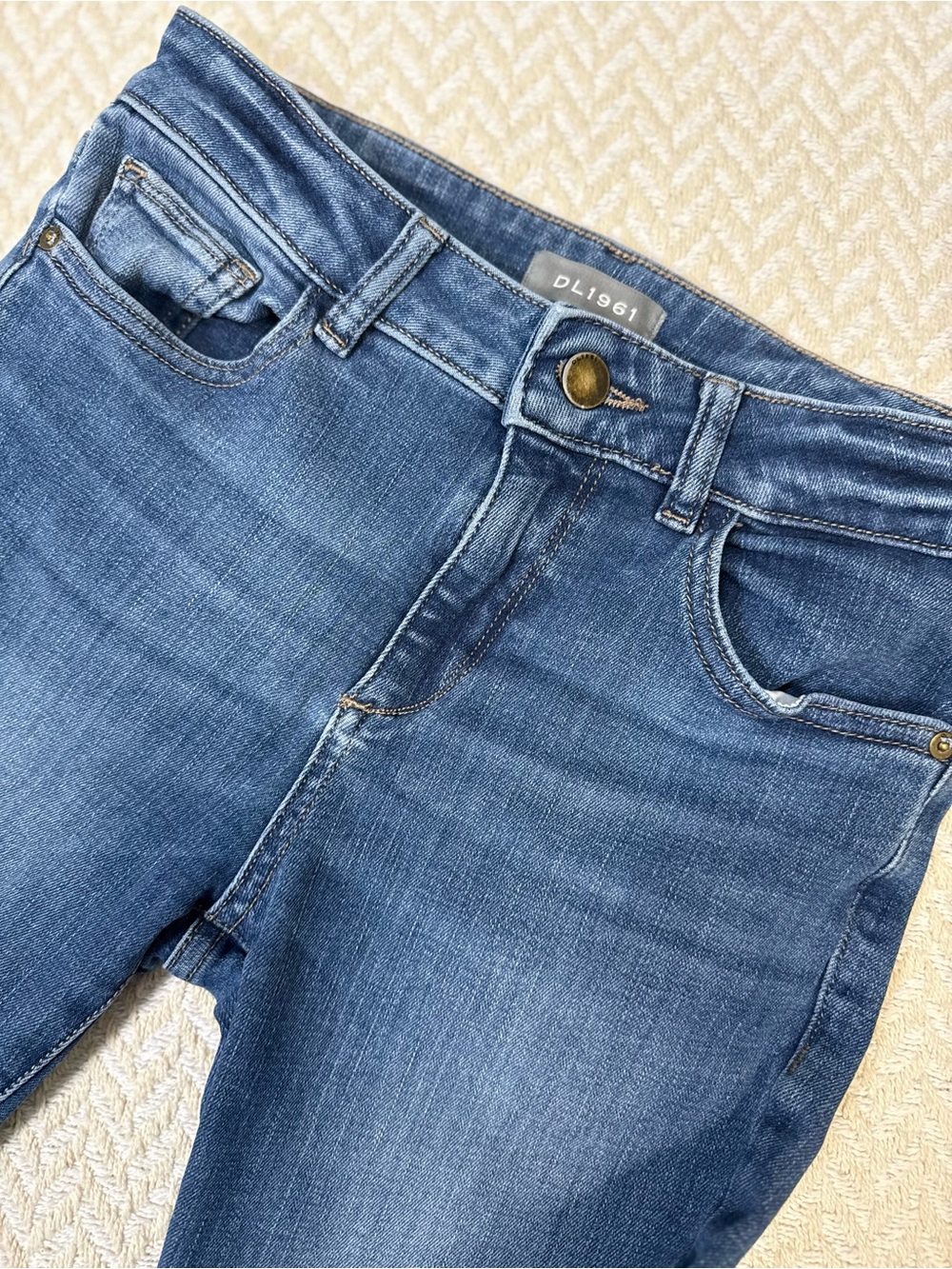 DL1961 Florence Skinny Jeans 24 Pacific Medium Wash Mid Rise Instasculpt EUC